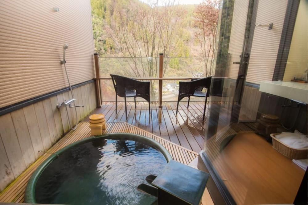 Shinshiyo Hotell Hita Exteriör bild