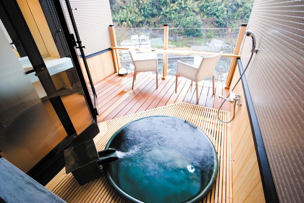 Shinshiyo Hotell Hita Exteriör bild