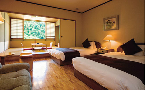 Shinshiyo Hotell Hita Exteriör bild